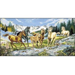 Kézimunka - Gobelin - 60x110cm - Vágtató lovak a hegyekben